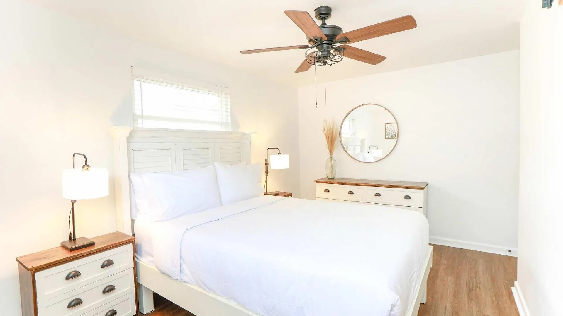 Holiday home Sojourn Bayview Sanctuary Home Sleeps 6 Norfolk United States